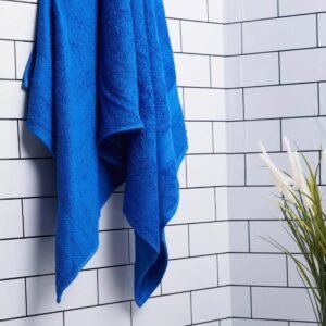 the perfect balance of quality and comfort with the RoyaleStore Spaces Essentials Bath Towel.